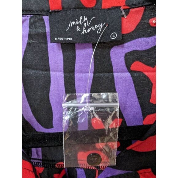 NWT MILK & HONEY Satin "Alphabet" Long Sleeved Button Down Blouse Women's Size L - Picture 3 of 7